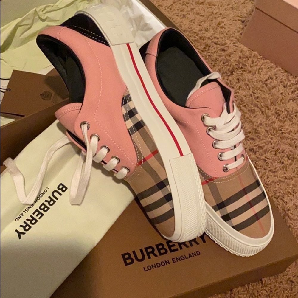 Burberry shoes